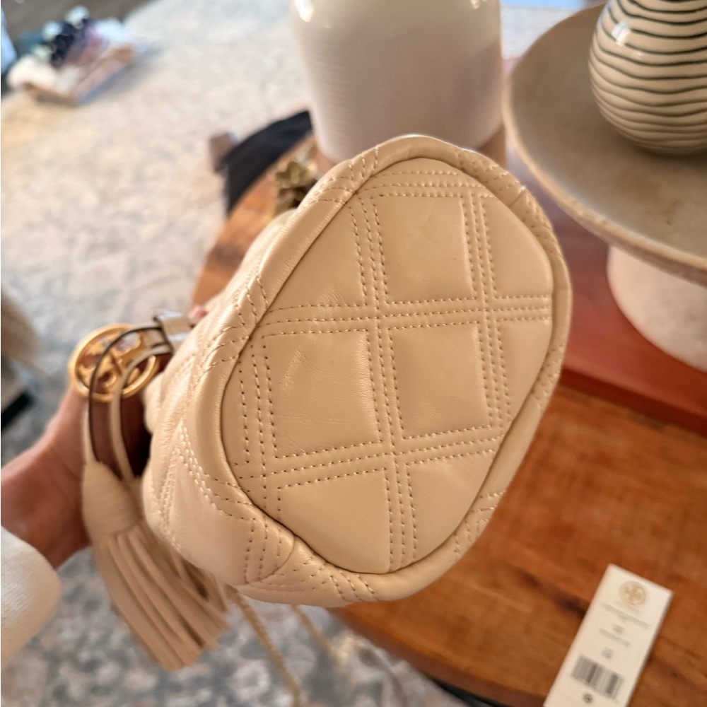 Tory Burch Cream Quilted Mini Bag with Gold Chain - Picture 4 of 6